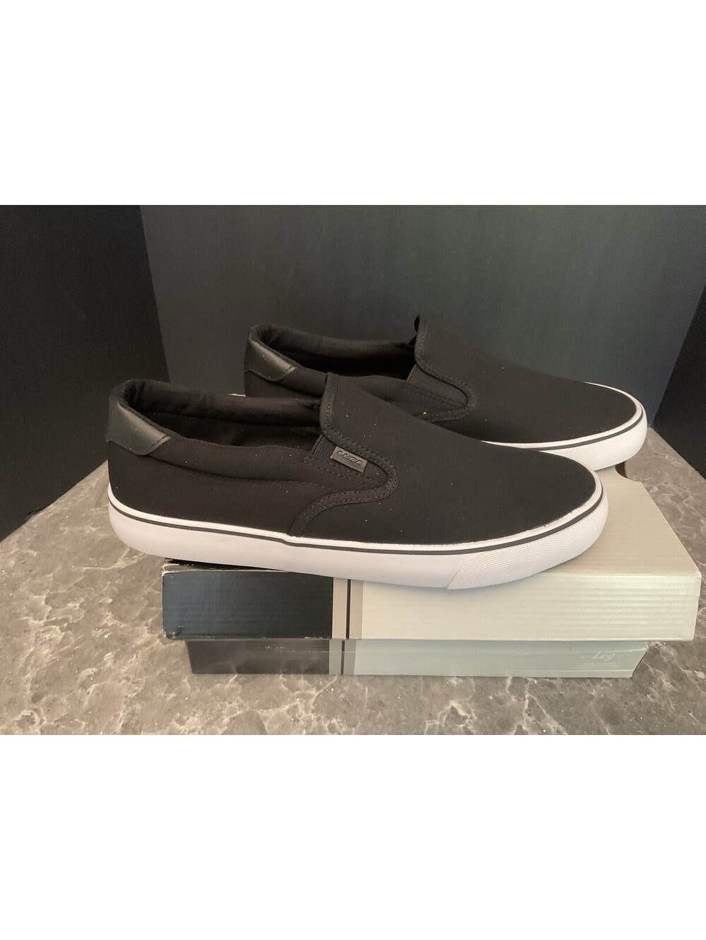 New! Mens Lugz Clipper Black Slip On Shoes. Size 13D. Nice Shoes!!!